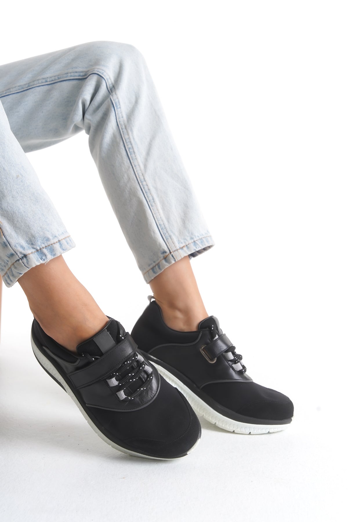 Kadın Varis Ayakkabısı – Bağcıklı Comfort Sneaker Model 106000 | Handarte × Dr. Mery