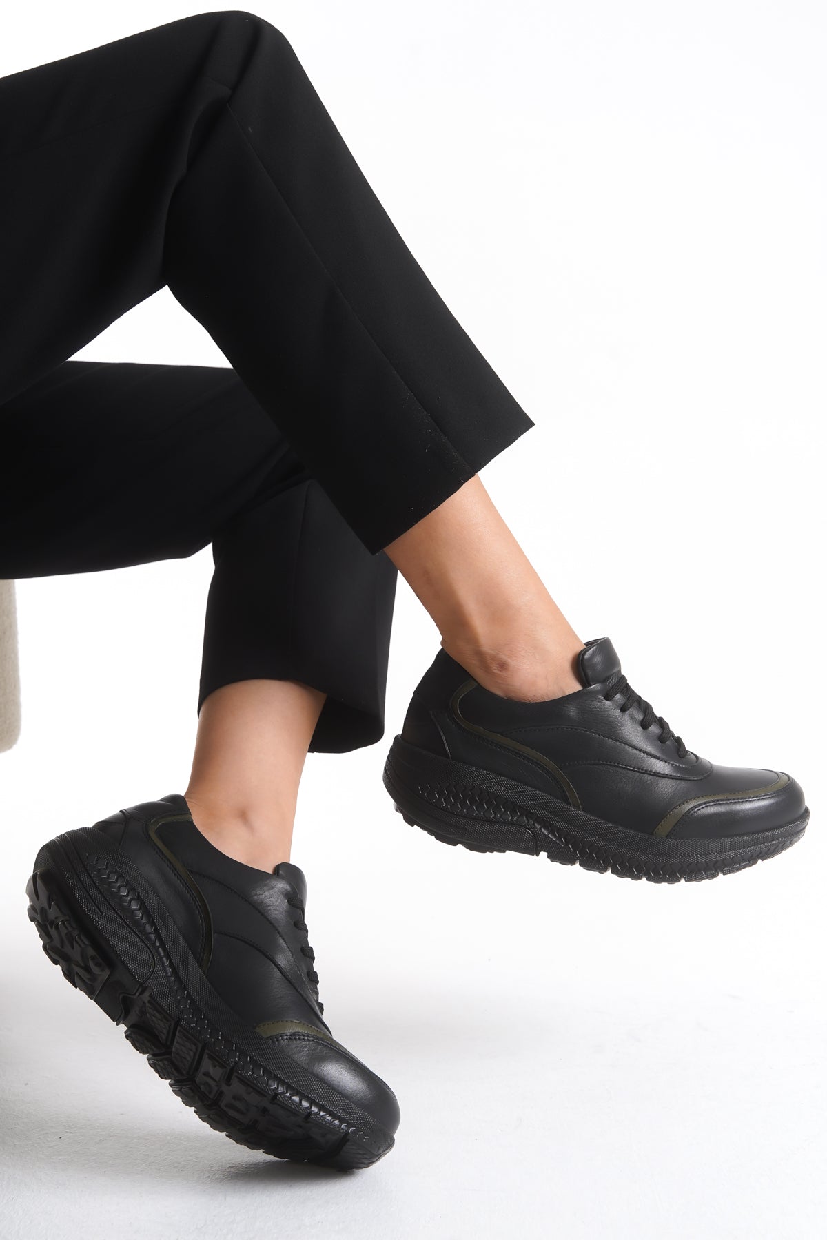 Kadın Varis Ayakkabısı – Kalın Taban Comfort Sneaker Model 106030 | Handarte × Dr. Mery