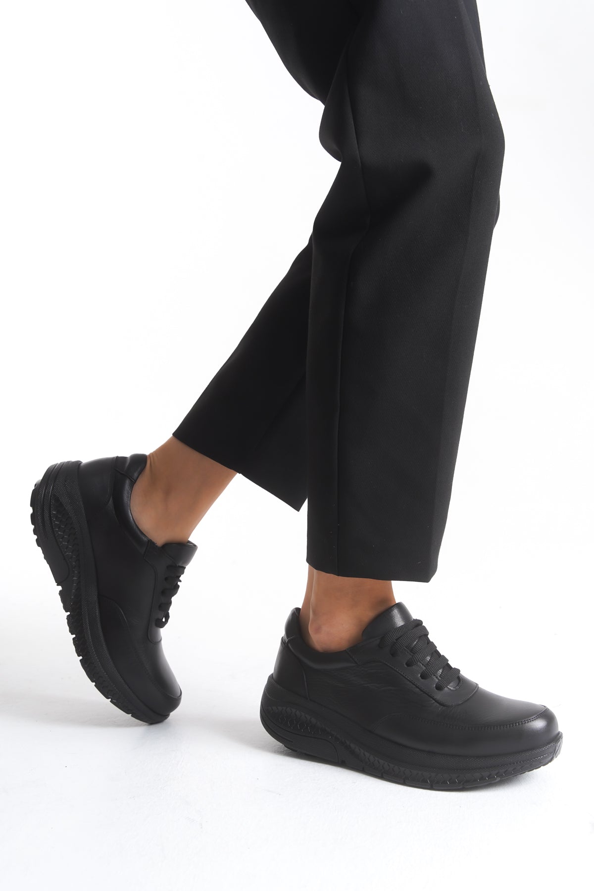 Kadın Varis Ayakkabısı – Hakiki Deri Comfort Sneaker Model 106050 | Handarte × Dr. Mery