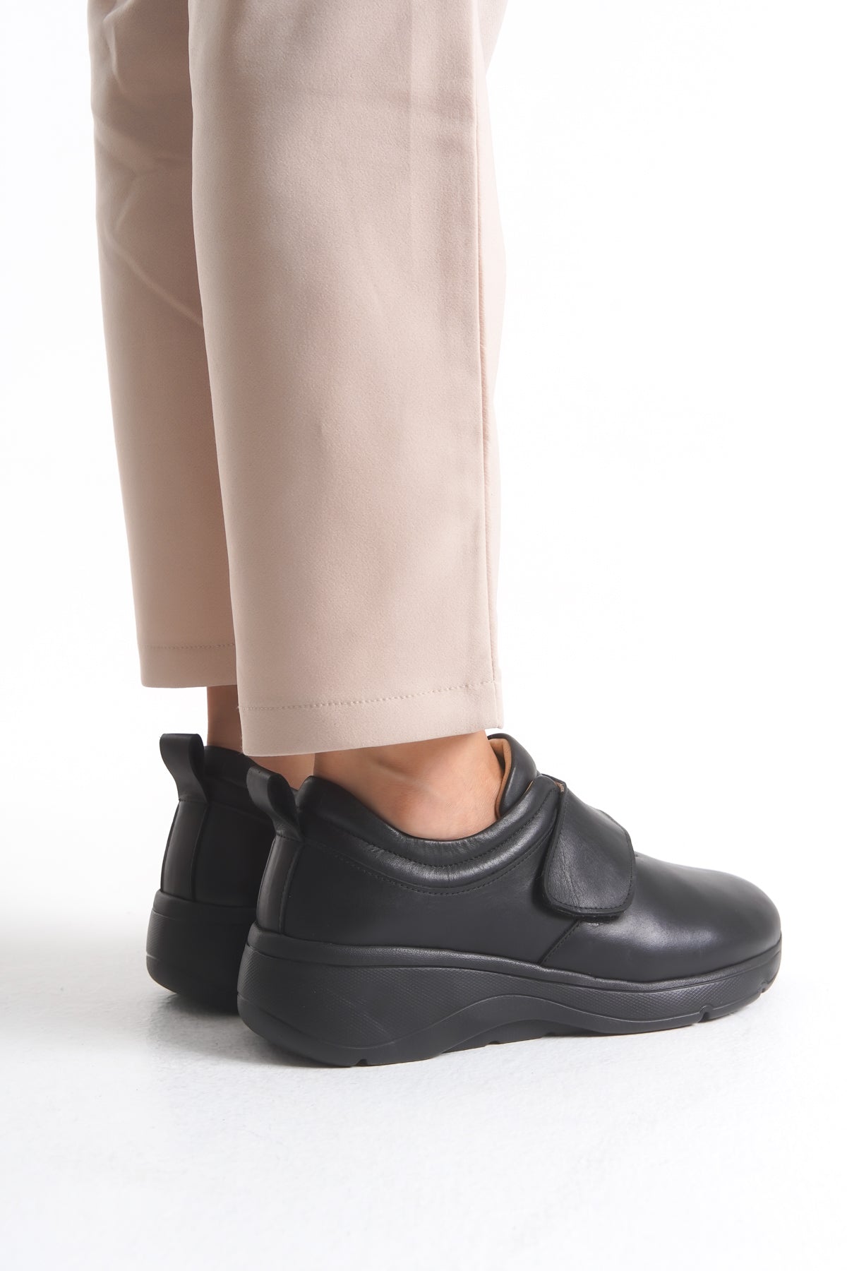 Kadın Diyabet Ayakkabısı – Ayarlanabilir Tek Bantlı Konfor Sneaker D107000 | Handarte × Dr. Mery