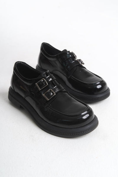 Kadın Varis Ayakkabısı – Rugan Görünümlü Çift Tokalı Model V105030 (Siyah) | Handarte × Dr. Mery